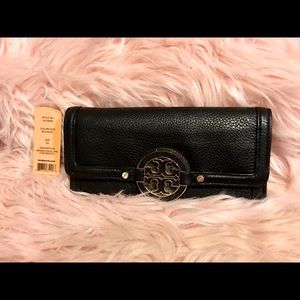 Tory Burch Amanda black envelope wallet